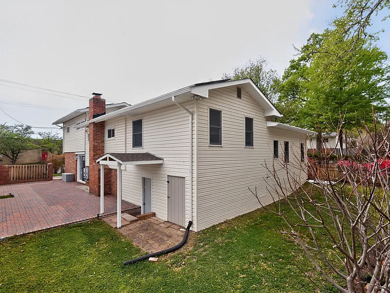 2000 McAuliffe Dr — Photo 42