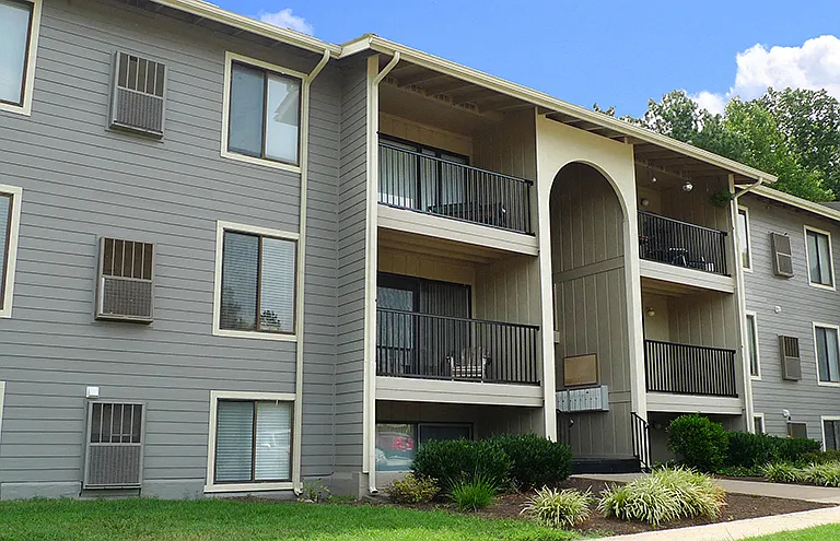 Tuckahoe Creek Apartments — Photo 1