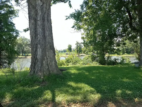 Kinnenman Lake Rd, Brookport, IL 62910