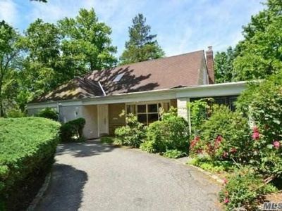 2 S Gate Rd, Great Neck, NY, 11023
