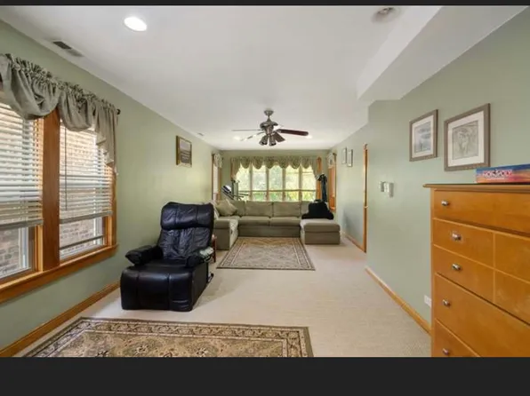 3739 N Albany Ave #2, Chicago, IL 60618