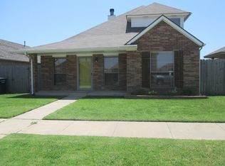 1006 SW 23rd St, Moore, OK 73170