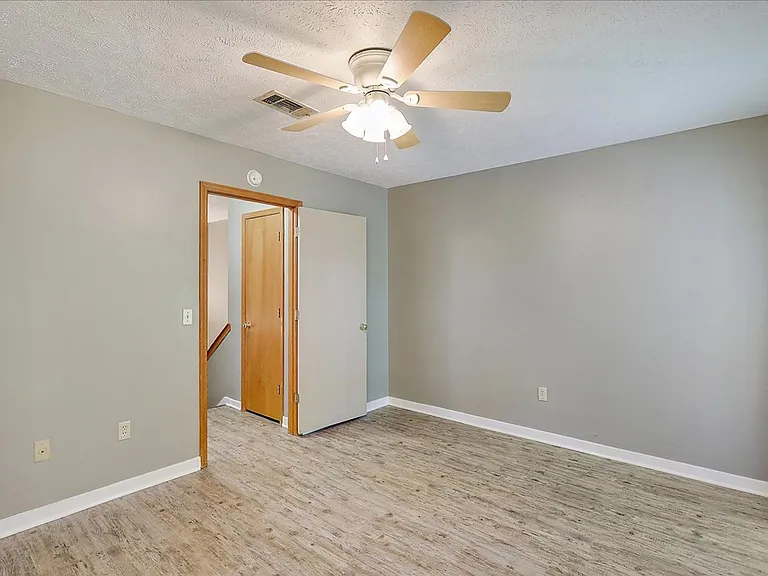 221 Brendalwood Blvd — Photo 19