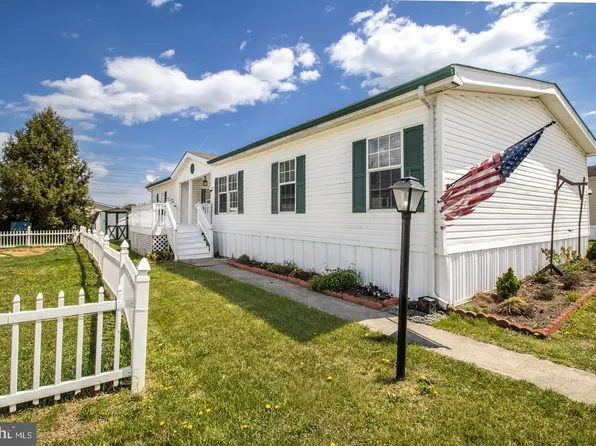 52 Crown Ct, Martinsburg, WV 25401
