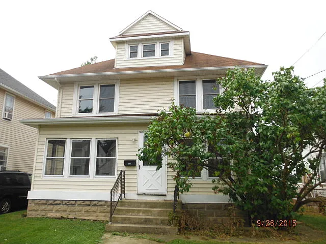299 Superior St photo 1