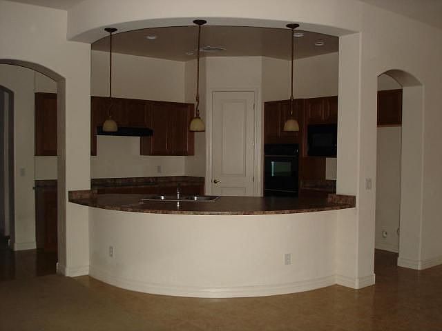 2nd image of 2113 W Buckhorn Trl