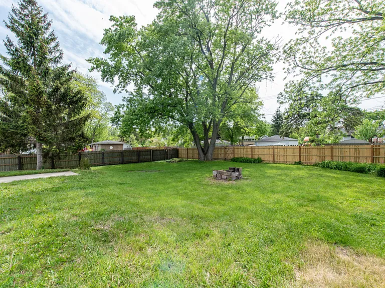 2932 Bethel Blvd — Photo 32