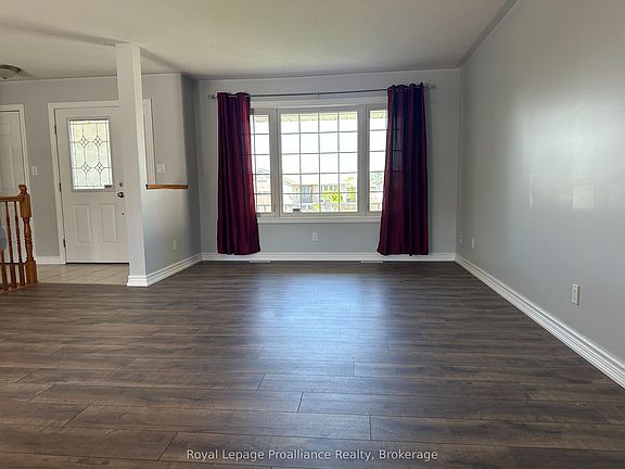 4th image of 35 Forest Valley Dr