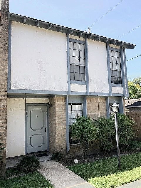 1st image of 3118 Dickinson Ave APT 6