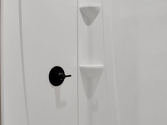 3rd image of 408 Lisa Cir
