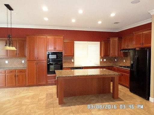 5th image of 2104 N Vickie St