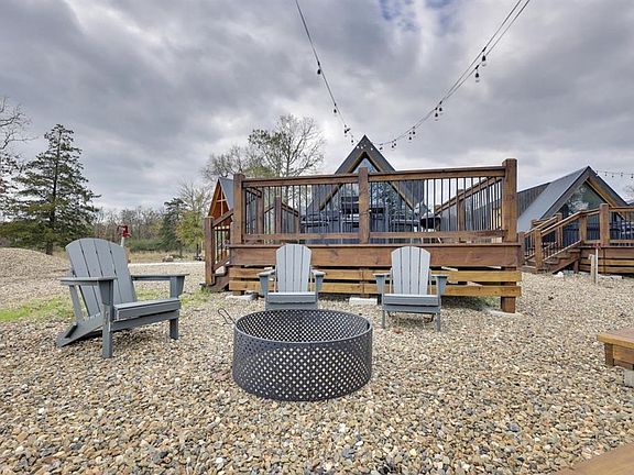 3rd image of 25 Cedar Corner Ln