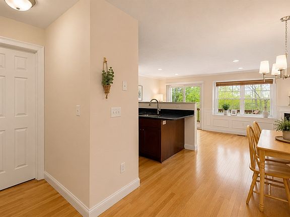4th image of 6 Azalea Ln Unit 6
