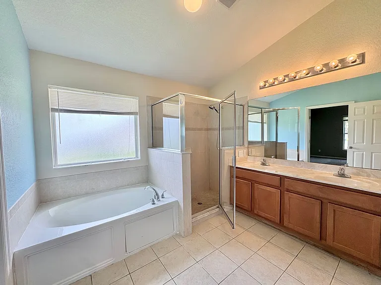 2726 Rochelle Dr — Photo 14