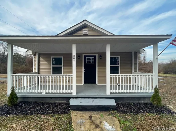 301 Sullivan St, Blackstone, VA 23824