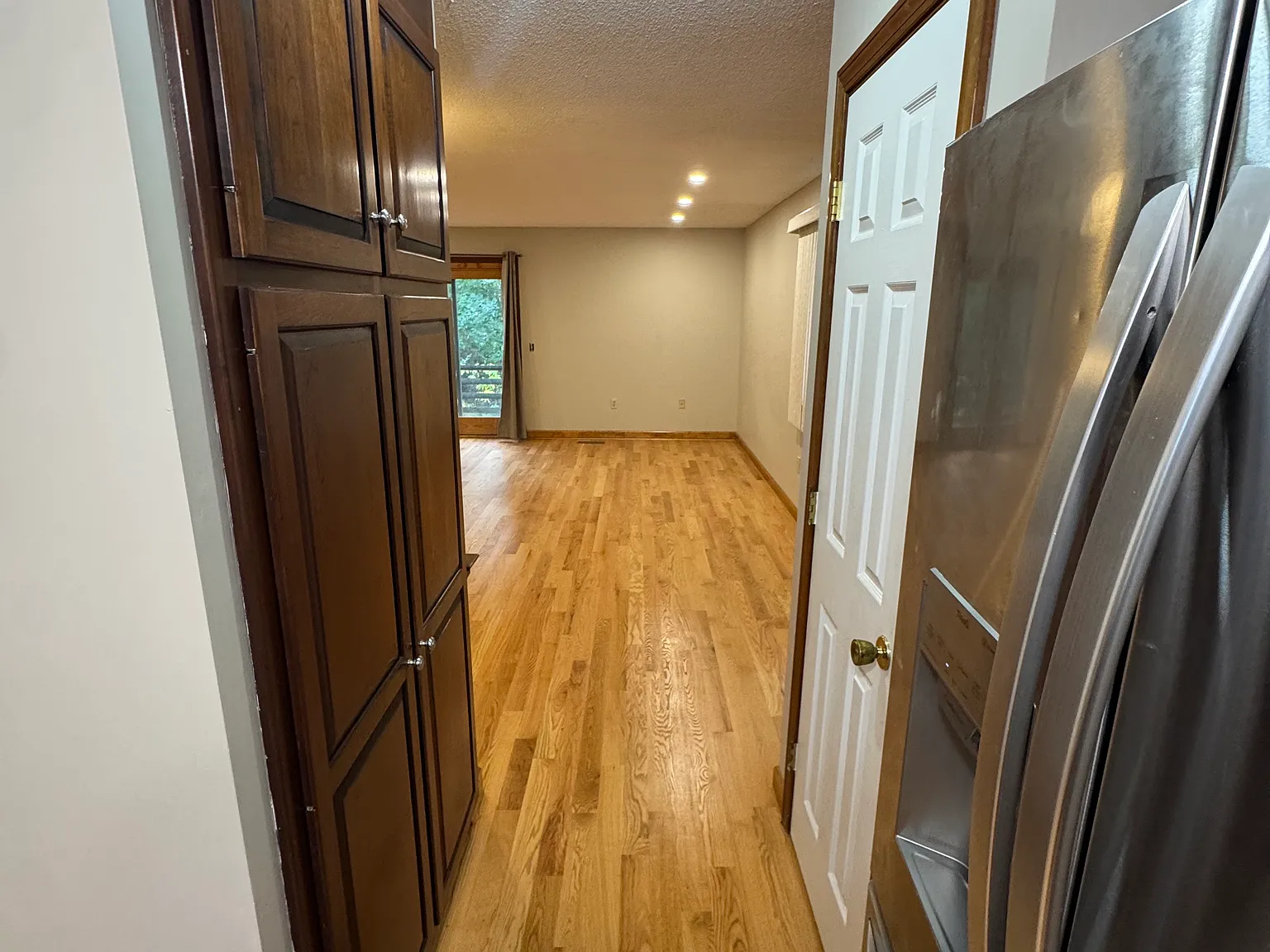 2 bed, 2.5 bath, 1200 sqft, $2,150 — Photo 3