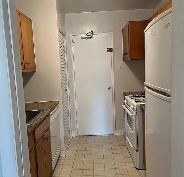 1830 Columbia Pike #301 — Photo 1
