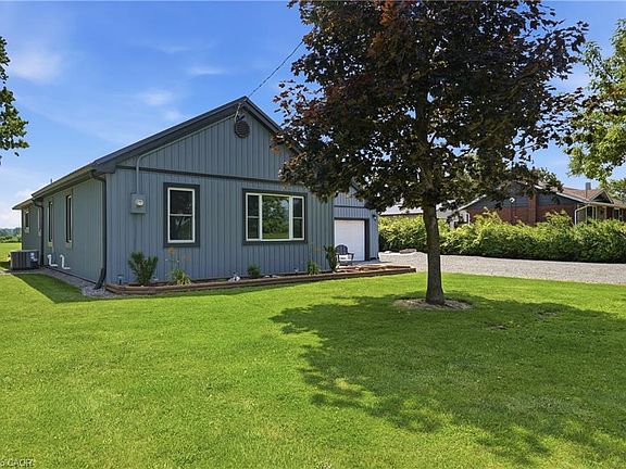 3rd image of 2543 Miller Rd