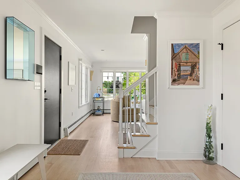 108 Harbor Rd — Photo 4