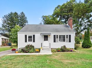 113 Hawthorne St, Manchester, CT 06042