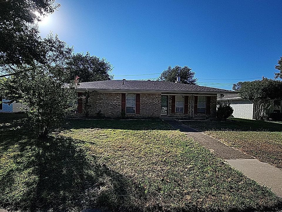 1st image of 610 Pinebluff Dr