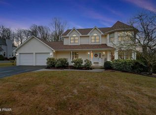 929 Greenfield Rd, Moscow, PA 18444