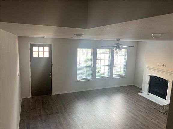 3rd image of 2403 Siskiyou St #2403