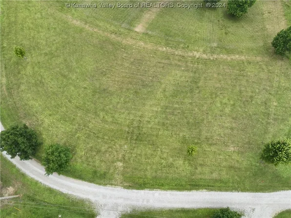 13 Highland Ln, Kenna, WV 25248