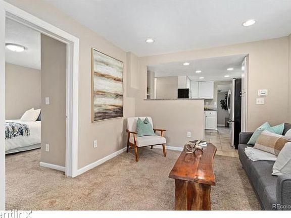3rd image of 1034R Lowell Blvd