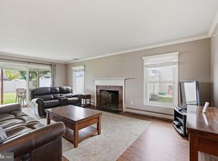 94 Terrace Rd, Levittown, PA 19056