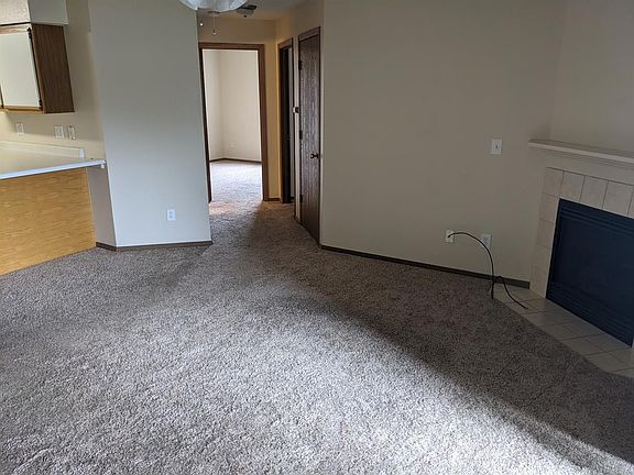 3rd image of 205 5th St APT 5