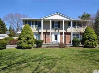 31 Markwood Ln, East Northport, NY 11731