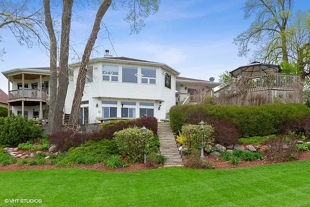 527 Circle Dr photo 1