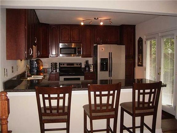 5th image of 1500 W Esplanade Ave APT 8B