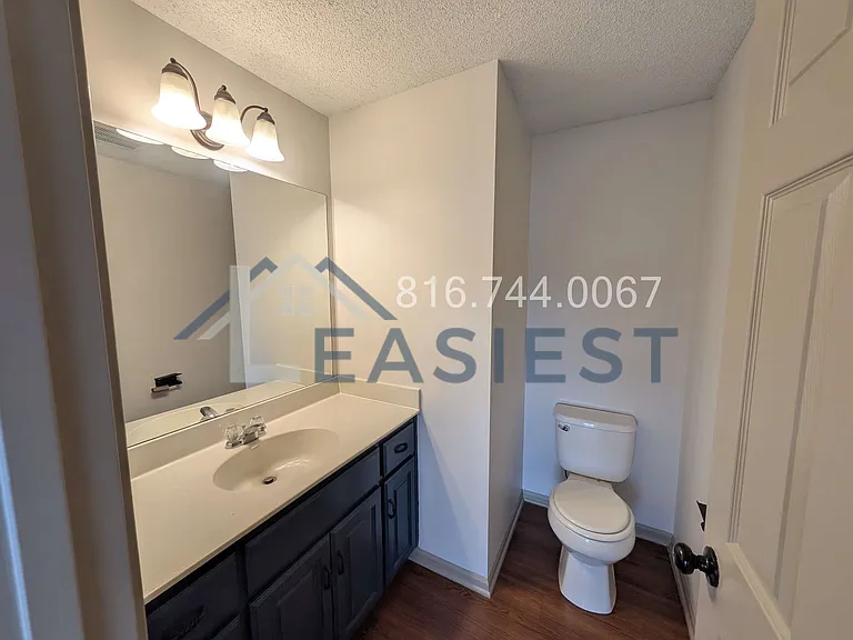 2801 Metropolitan Ave — Photo 19