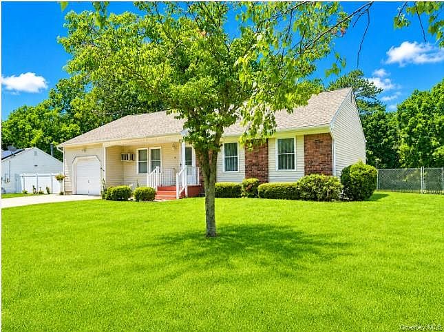 1st image of 58 Glenmere Lane