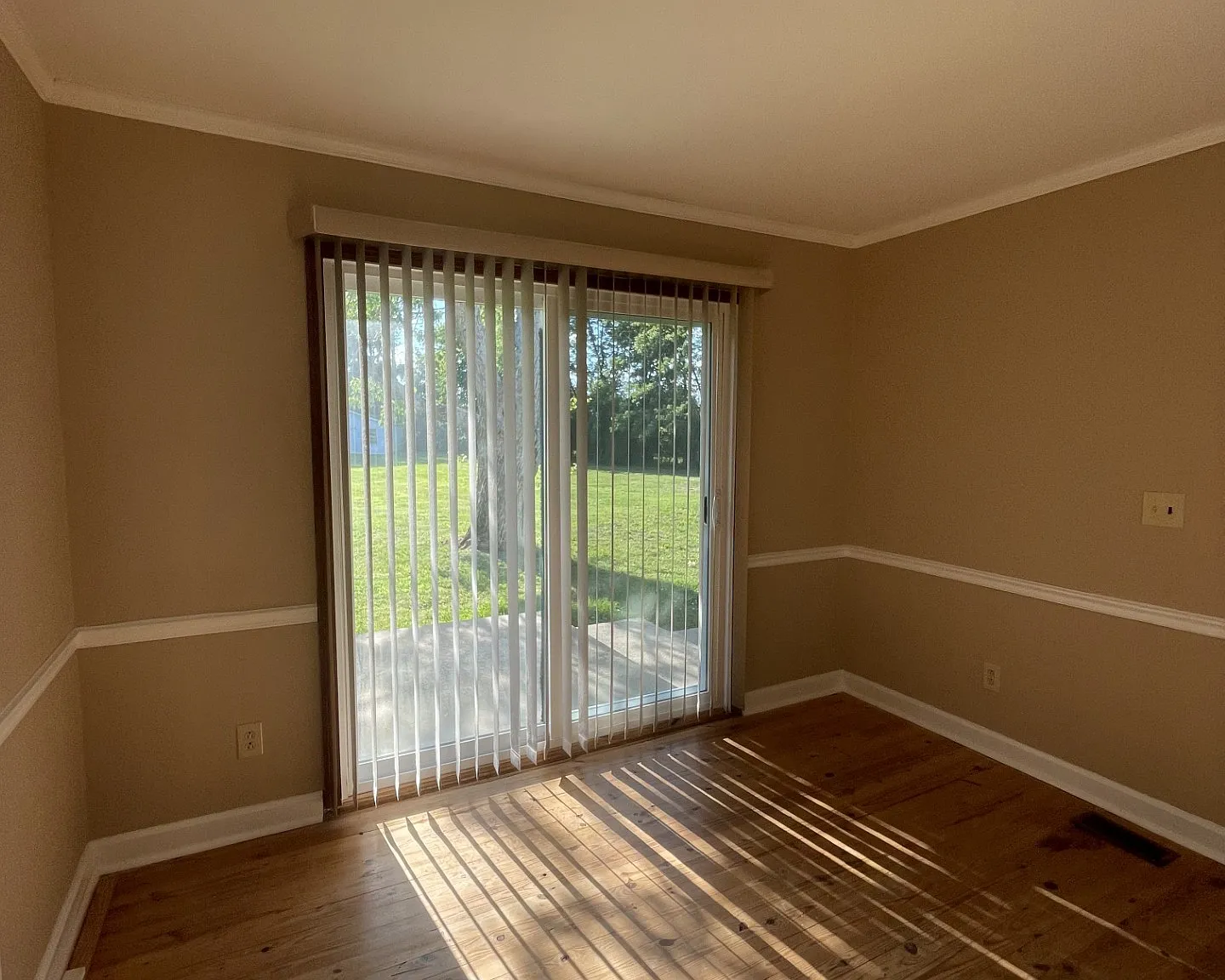 3 bed, 1.0 bath, 1428 sqft, $1,850 — Photo 3