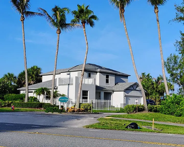 991 Waters Edge Dr — Photo 1
