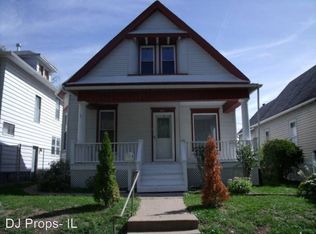 2004 15th St, Moline, IL 61265