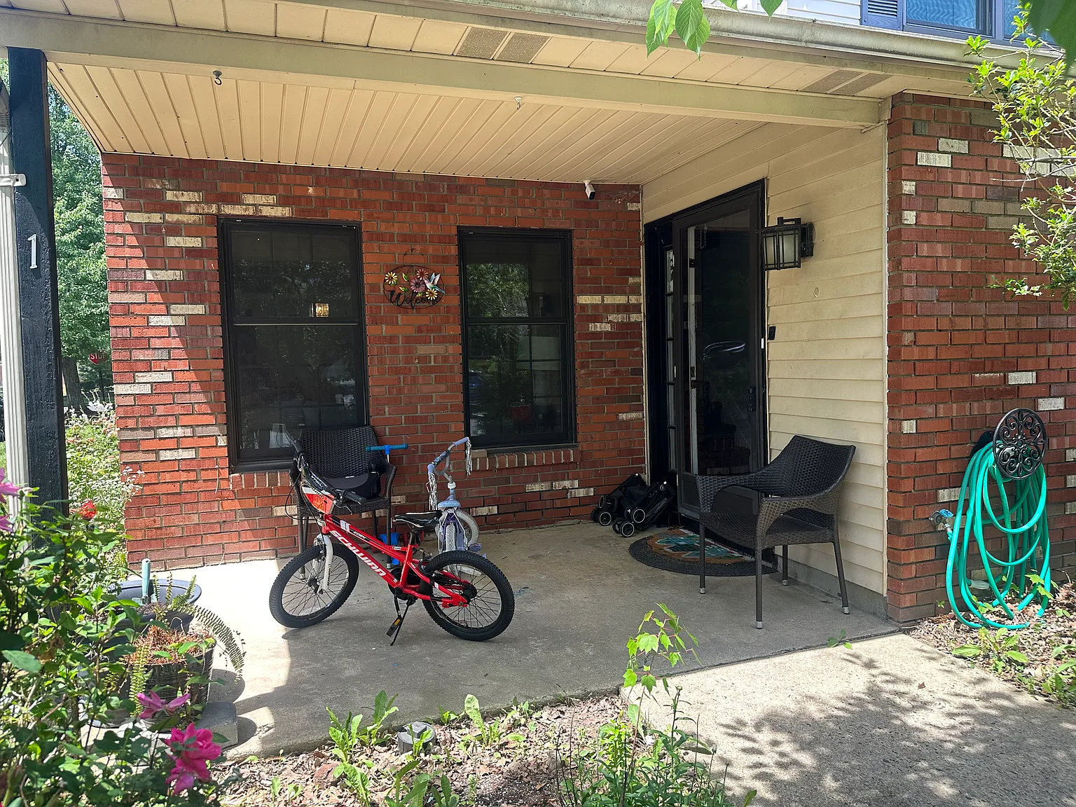 4 bed, 2.5 bath, 2150 sqft, $3,900 — Photo 2