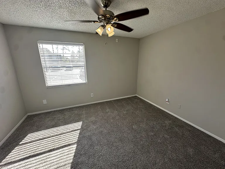 Auburn Glen Apartments — Photo 19