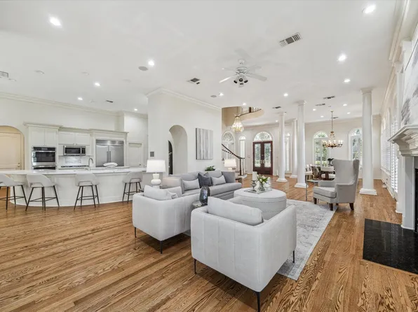 38 Scotsmoor Ct, Sugar Land, TX 77479