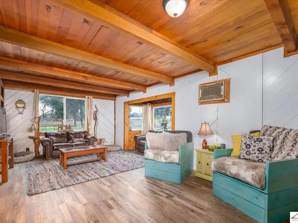 18870 Live Oak Rd, Red Bluff, CA 96080