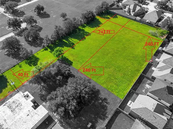 8909 Spencer Hwy, La Porte, TX 77571