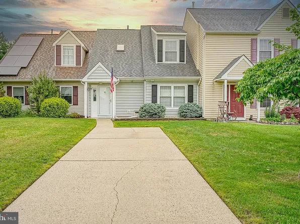 209 Poplar St, Turnersville, NJ 08012