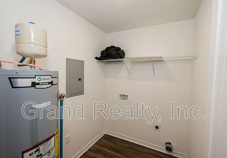 6283 Holland Rd — Photo 24