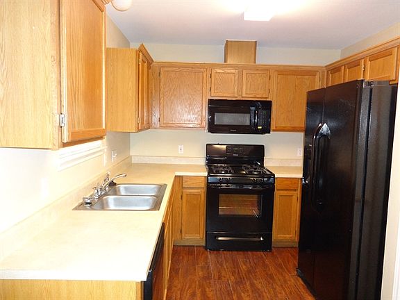 5th image of 504 Clearcreek Dr