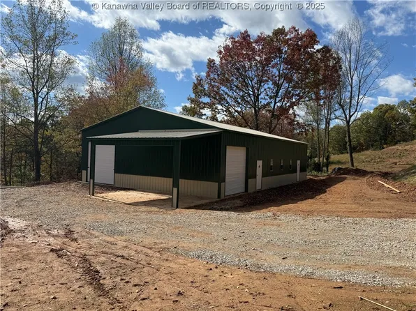 729 Bee Ridge Rd, Leon, WV 25123