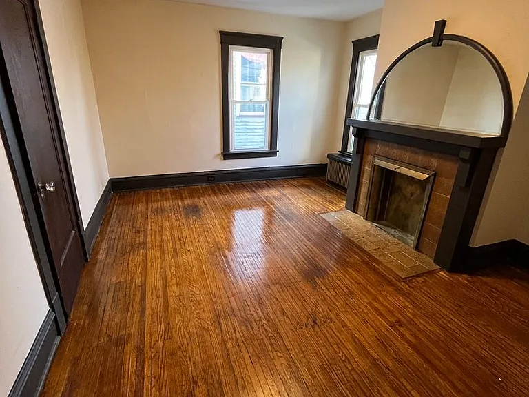 896 Grove St #900 — Photo 6