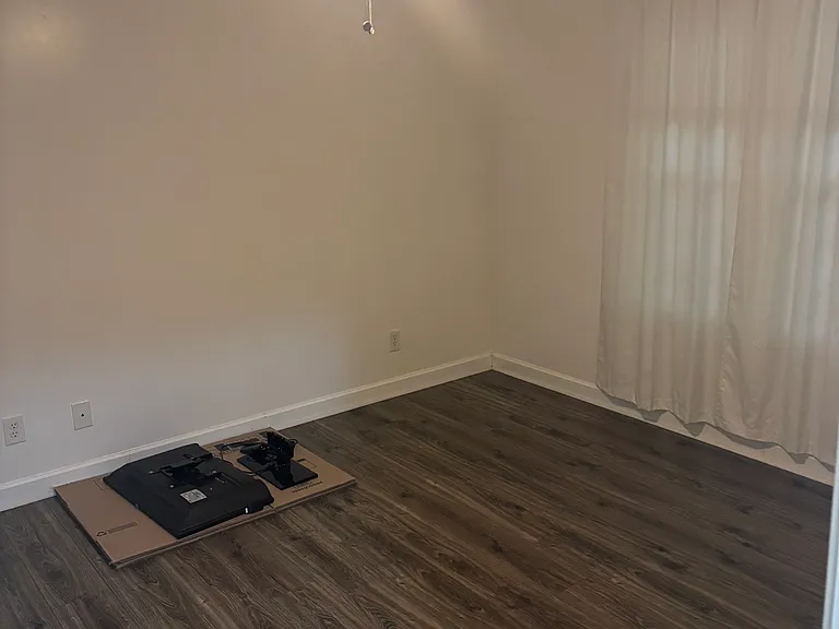 607 Mill Pond Dr SE — Photo 16